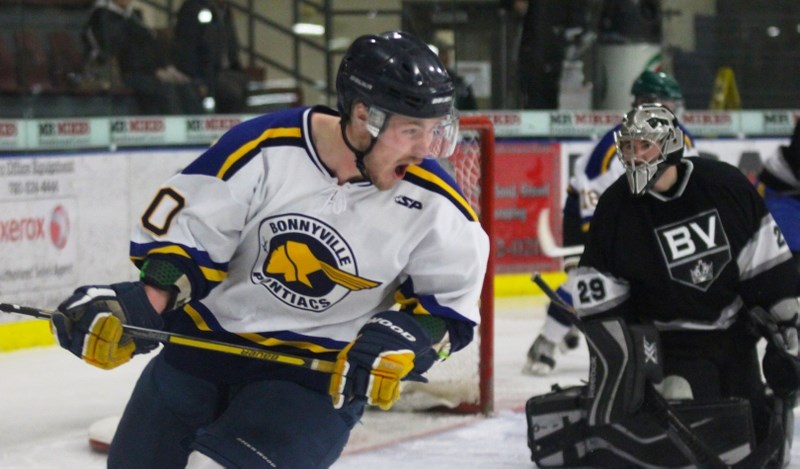Ty Carey scored two goals late in the second period to propel the Bonnyville Sr. Pontiacs to a 6-4 win.