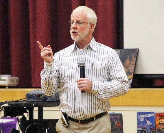 Author Ben Mikaelsen spoke to students throughout LCSD school last week.