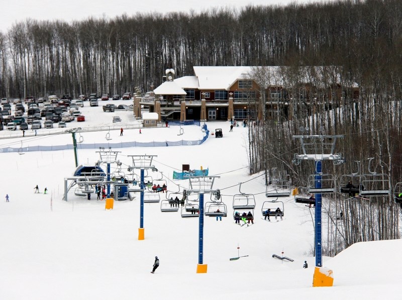 The Slide and Ride program will be coming to Kinosoo Ridge to help introduce persons with disabilities to skiing and snowboarding.