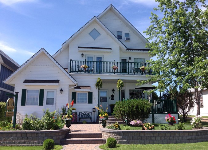 39.comm.coldlakeb&amp;b006