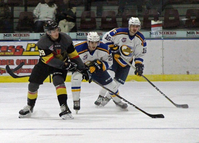 39.spts.Pontiacs3