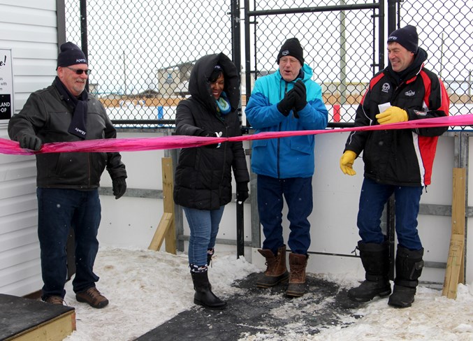 Outdoorrink1web