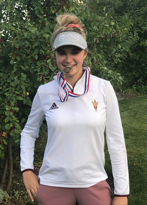  Bonnyville Centralized High School (BCHS) Grade 11 student Mia De Freitas won gold in the Sr. girls category during the northeastern golf Zones in Mundare last week. She’ll be representing her school at provincials