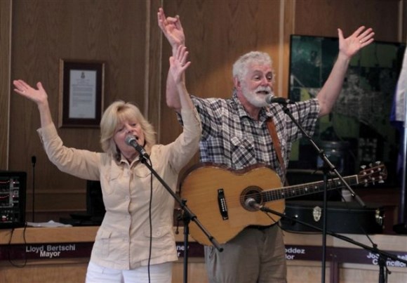 Lee and Sandy Paley have been entertaining children for the past 25 years and are set to get St. Paul audiences involved in a fun and interactive show to be held at St. Paul