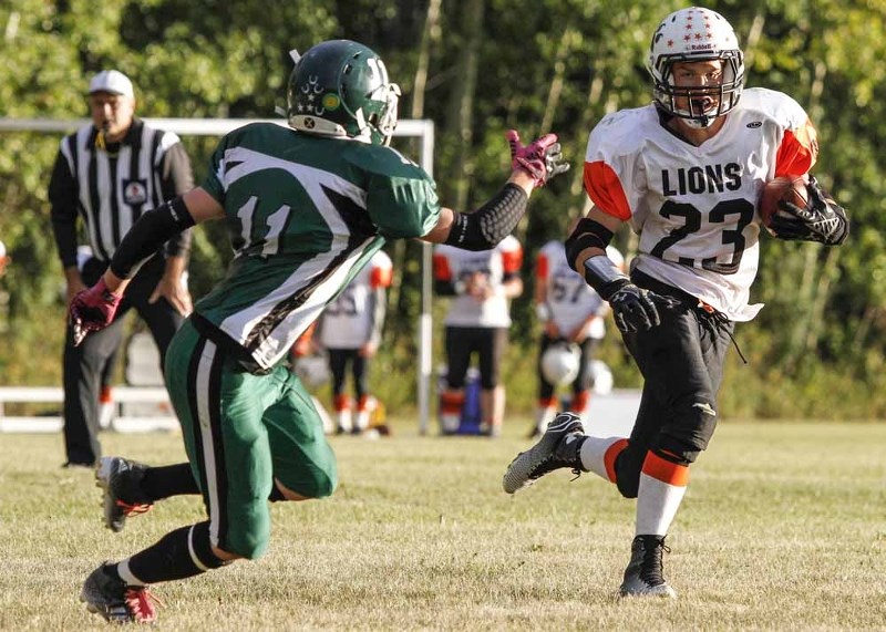 Madison Brousseau had a tremendous season debut for the St. Paul Lions against the Athabasca Pacers. He earned two touchdowns and 89 rushing yards on Friday night.