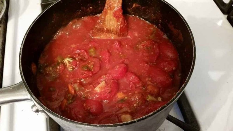 Karlene Bodnar makes homemade spaghetti sauce using primarily ingredients from her garden.