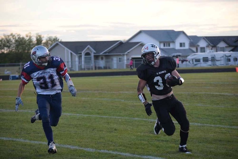 For the third week in a row Donovan Campeau led the Lions in rushing yards. He earned 101 yards against the Voyageurs