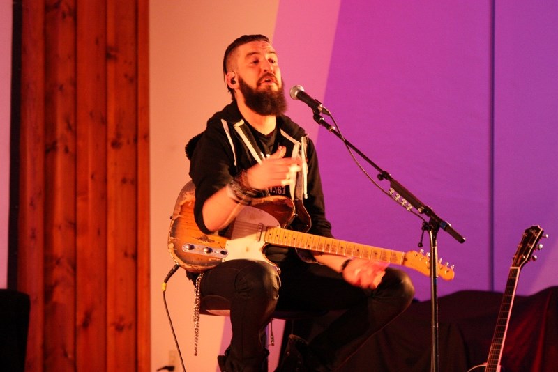 Robb Nash spoke and performed at the Glendon RCMP Hall last Friday night, talking about some of the serious issues youth of today face.