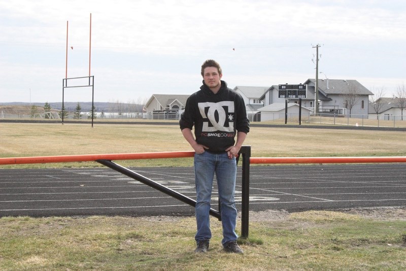 Former Lions football player Donovan Campeau will be playing in the Senior Bowl, a North versus South Alberta football game on May 23 at Edmonton&#8217;s Commonwealth Stadium.