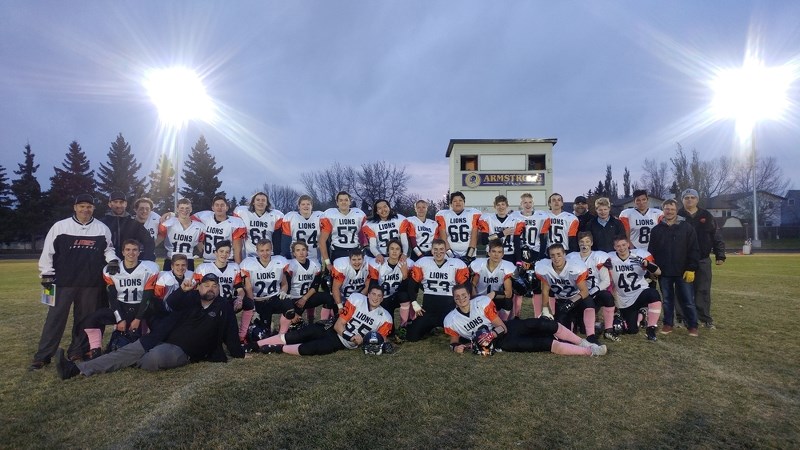 The St. Paul Lions finished off the 2017 season with a game against the Lloydminster Barons. Despite the final score being 39-0 in favour of the Barons, the St. Paul team was 