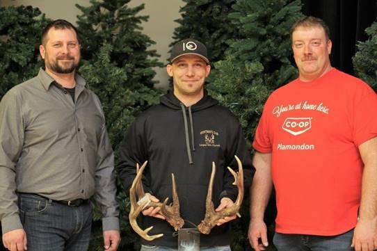  Elston Dzus was the winner of largest Elk category