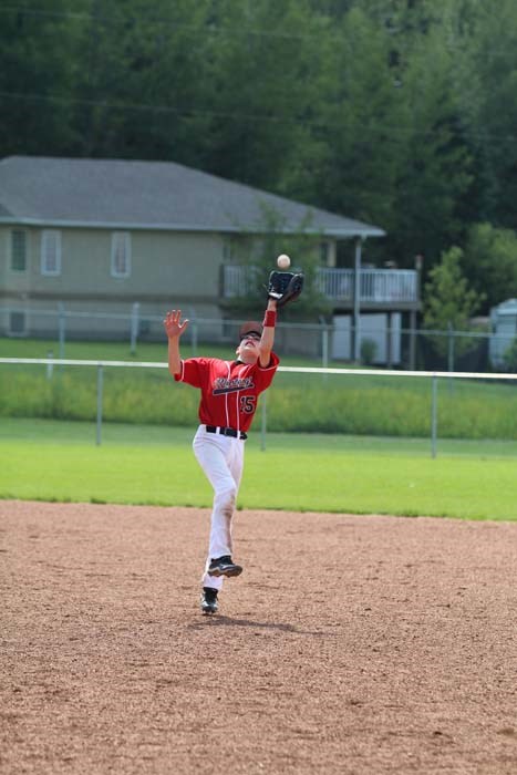  Braden Reid makes a catch in the infield.