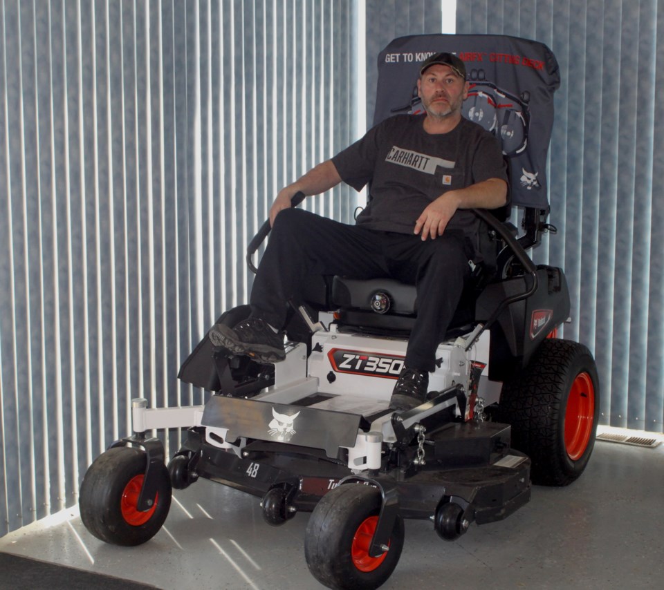 mike-in-zero-turn-mower