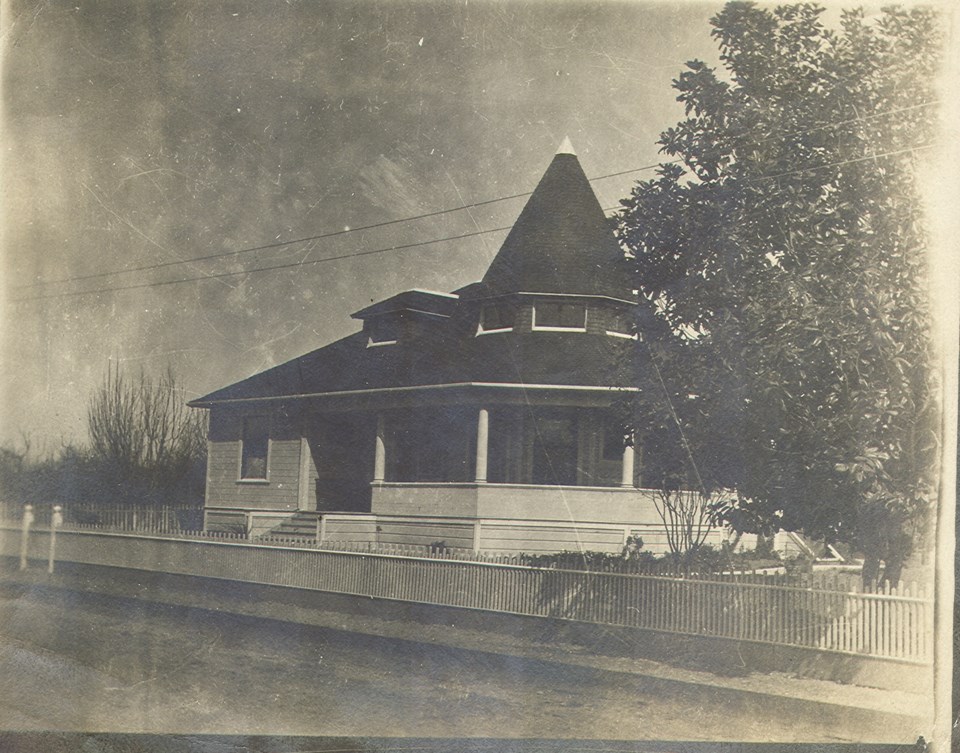 historic-pleasanton-lewis-bros-home