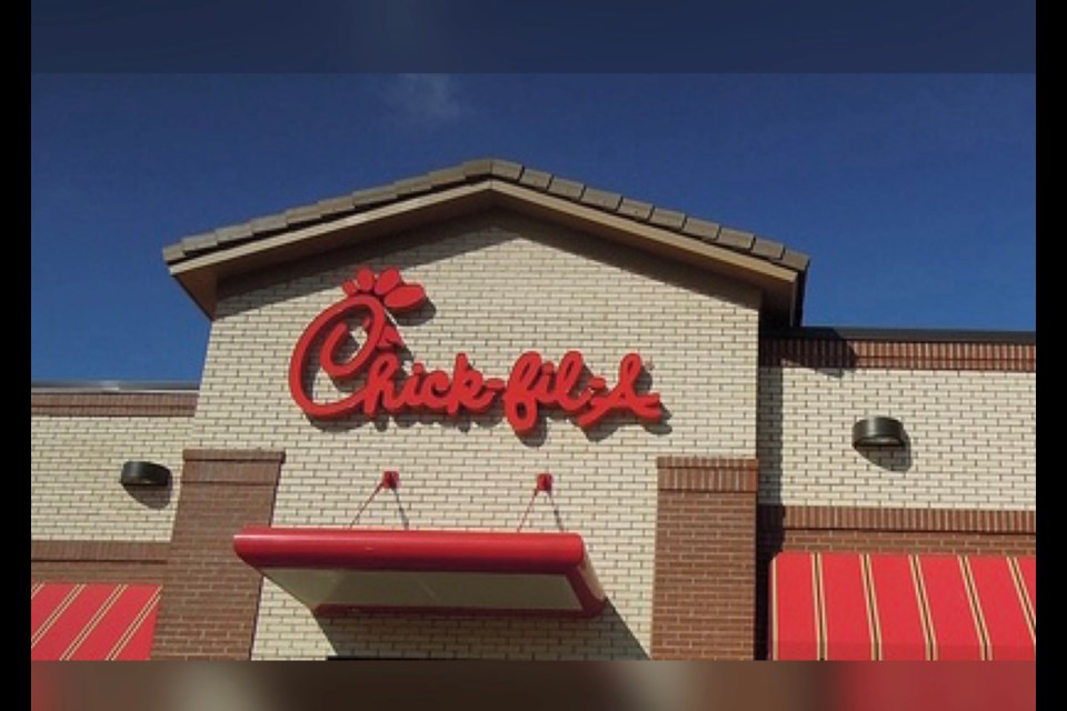 Chick-fil-A has signed the lease for a second location in Pleasanton, in the vacant restaurant space Sweet Tomatoes once occupied.
