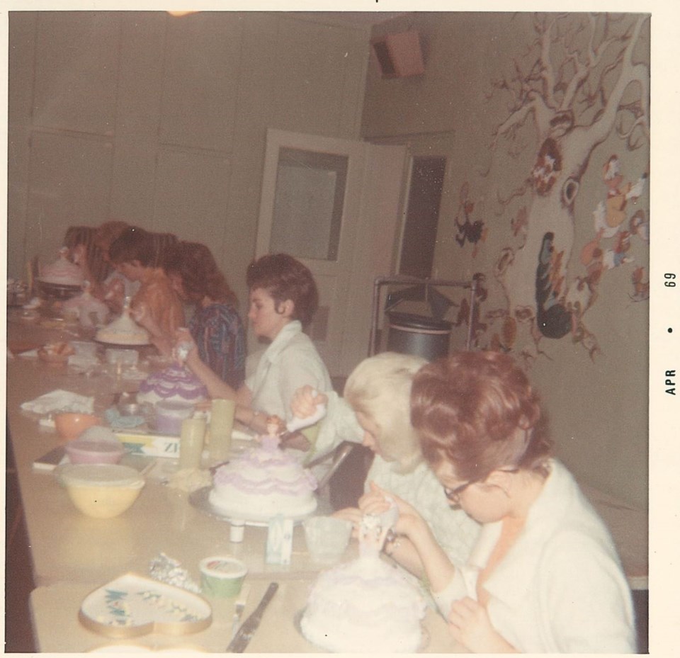 LARPD Beginners Doll Cake class 1969