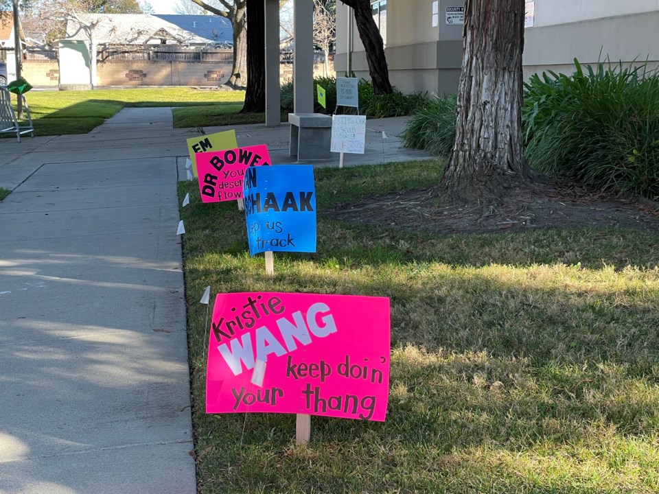lvjusdsigns1