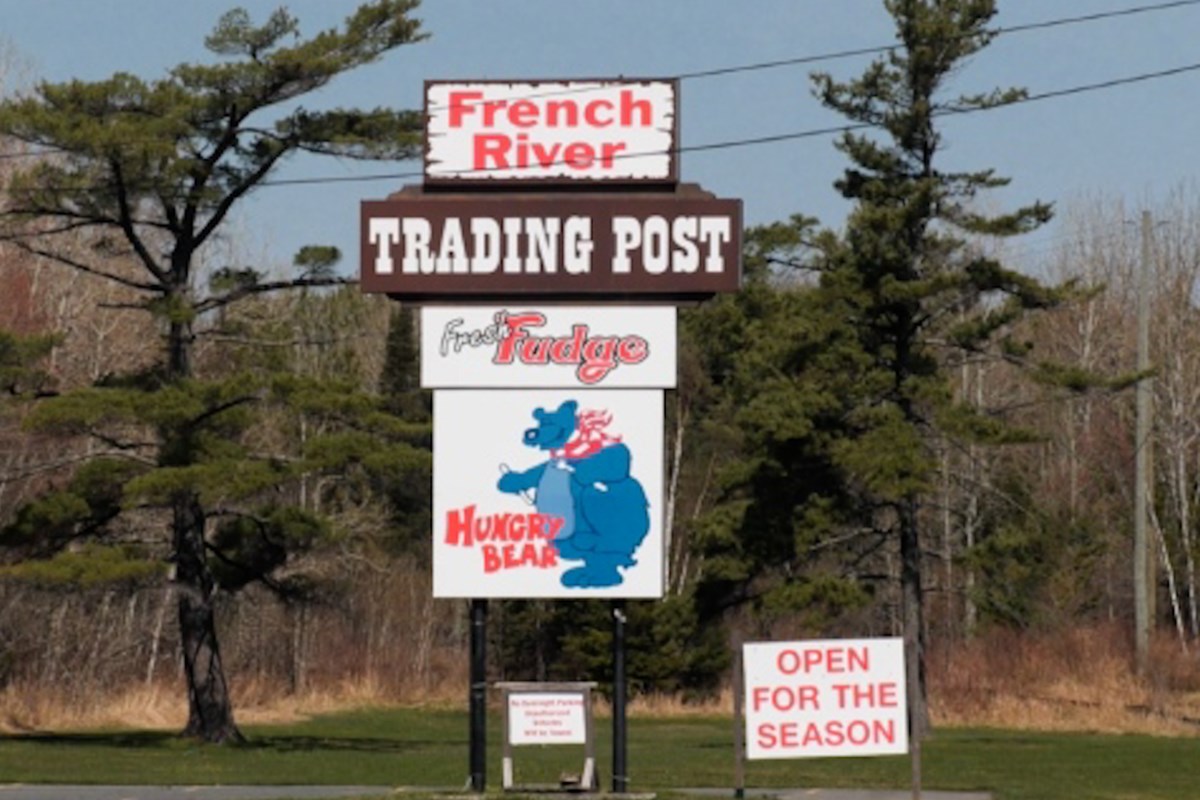 REGARDER : Nouvelle autoroute, même charme ancien au poste de traite de la rivière des Français