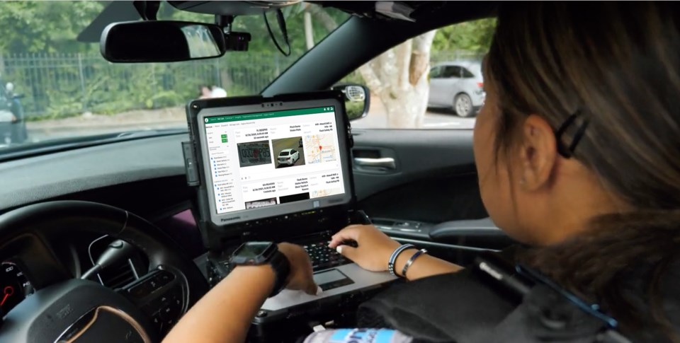 flock-safety-in-patrol-car