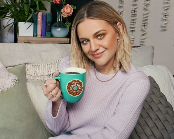 kelsea_ballerini_for_the_original_donut_shop