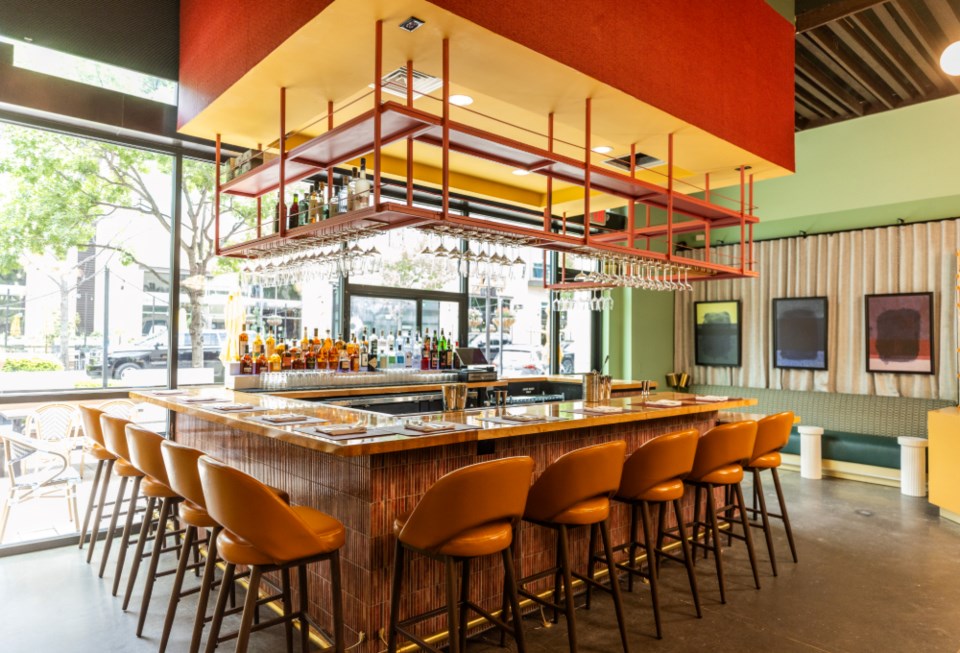 ella-bar-2