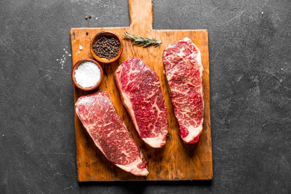 iii-forks-snake-river-farms-american-wagyu-steak-image002-1