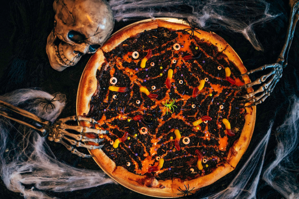 serious-pizza-halloween