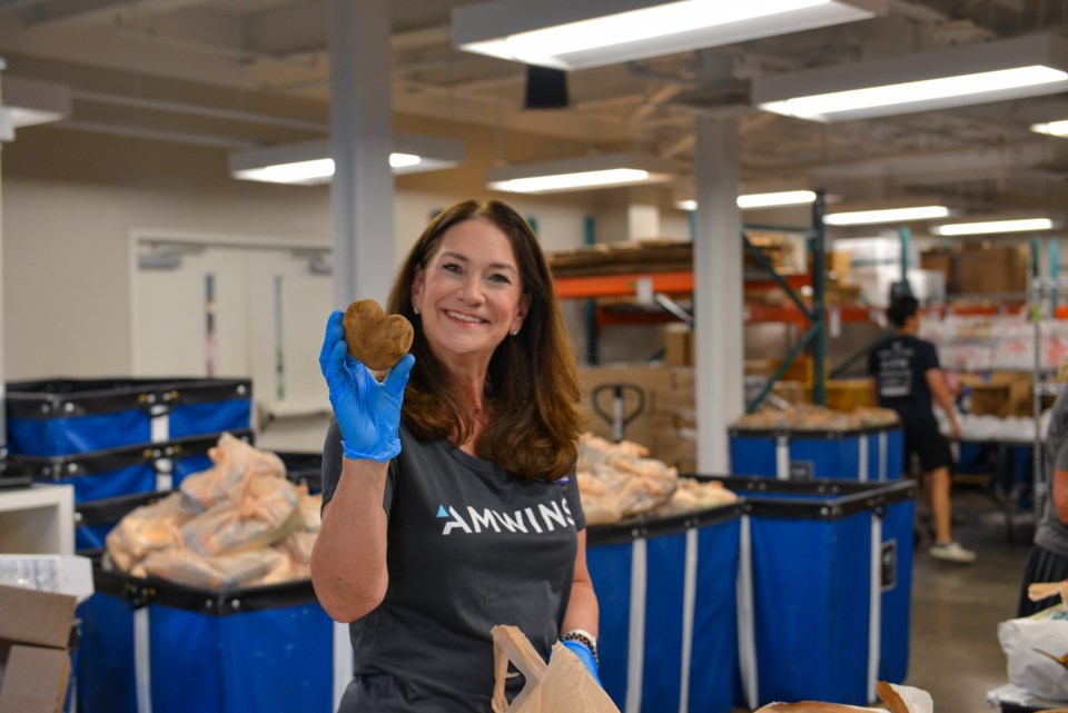 amwins-specialty-auto-9-volunteer-finds-heart-shaped-potato