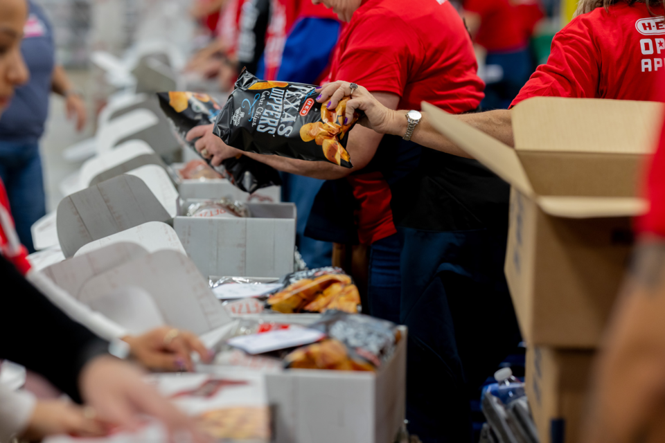 heb-operation-appreciation-newsroom_mcp_2025_12