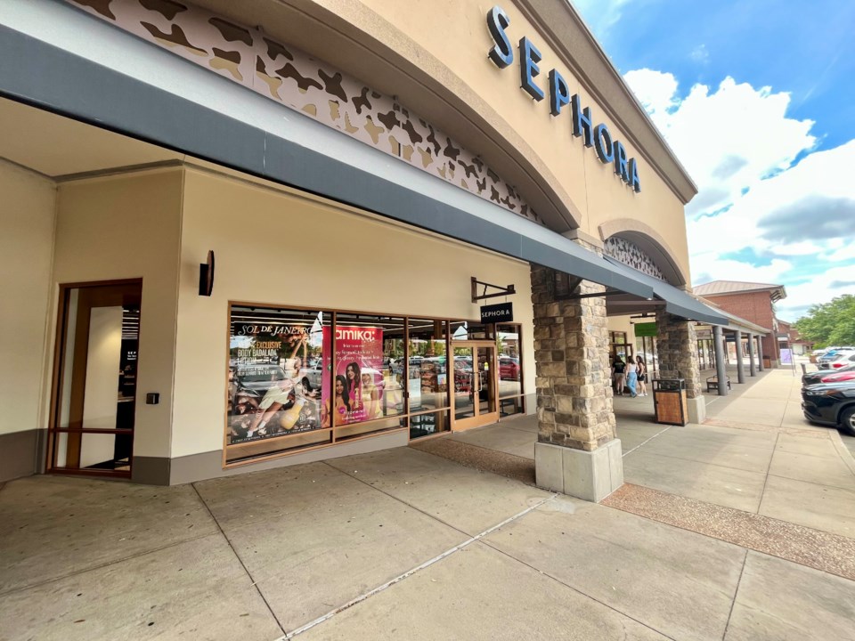 sephora-exterior_-photo-courtesy-of-allen-premium-outlets
