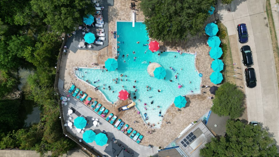 the-texas-pool-2