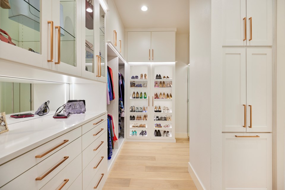 closets-by-design-lmngaherswide