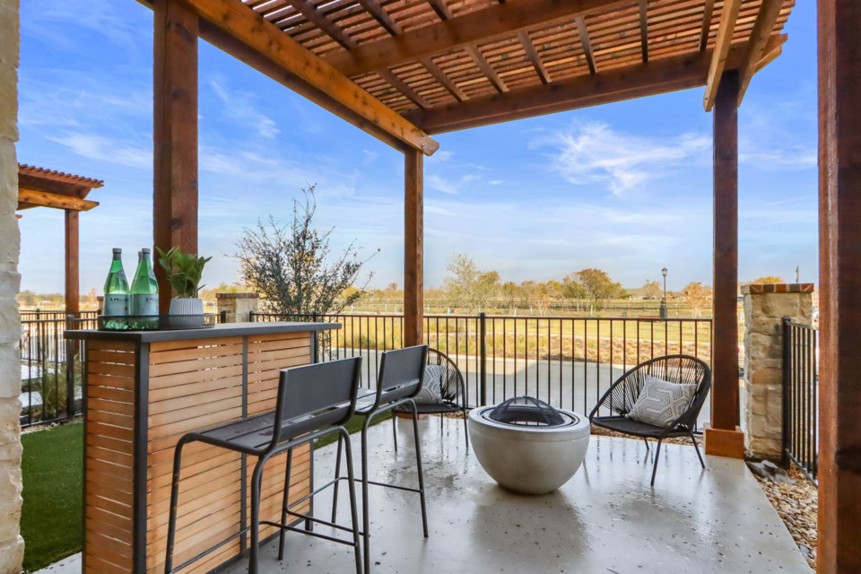 lake-golf-townhome-the-tribute-005-2865edmondson-thecolony-tx-75056-patiojpg-vsuniqueid-67587da2107a0-1