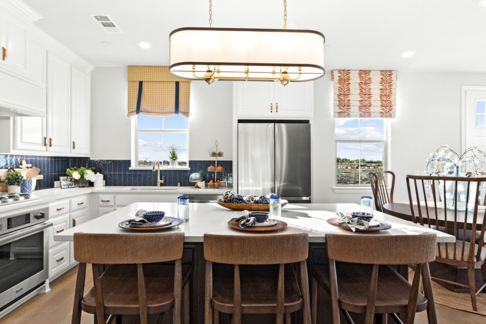 lake-golf-townhome-the-tribute-013-2853edmondson-thecolony-tx-75056-kitchenjpg-vsuniqueid-673e2c3ddac6f-1