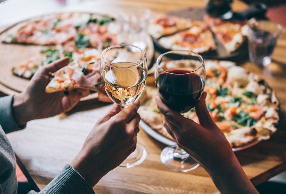 fornstudio_-wine-and-pizza_shutterstock_1065442883