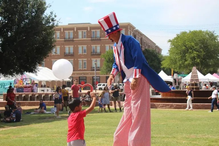 freedom-fest-character_1861c273-bb03-e58b-508274d2807b3738_186397dd-e557-d5c4-da5ab0c2142bcd13