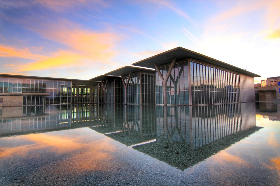 modern-art-museum-photo-shengying-lin-shutterstock_1310401036