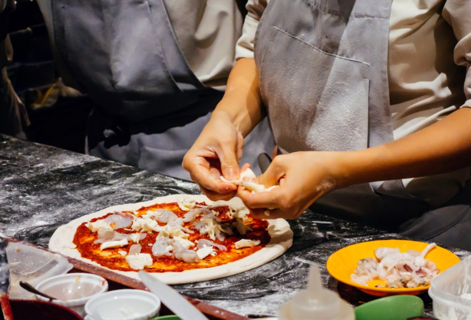 sunset-sky-studio_pizza-class_shutterstock_698024926