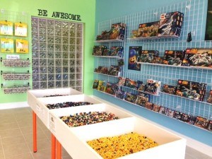 Bricks & Minifigs LEGO