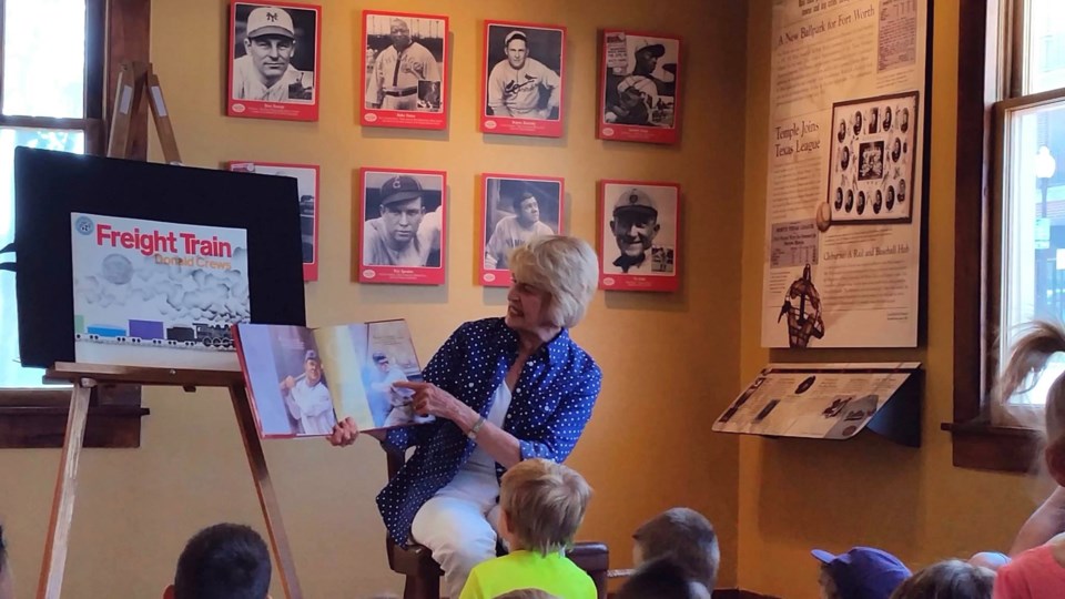 Storytime Interurban Railway Museum_Plano