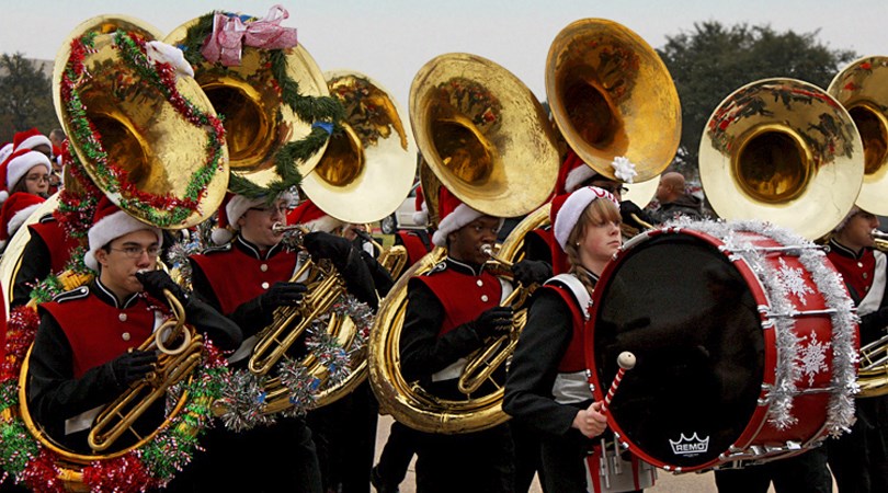 lions_plano_christmas_parade