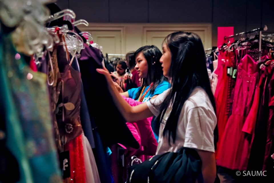 prom closet st andrew UMC