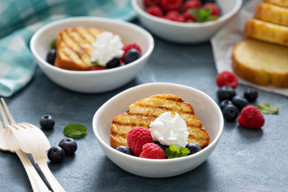 Recipe Grilled Pound Cake Berries