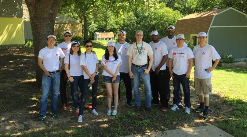 Huawei volunteers serve PISD