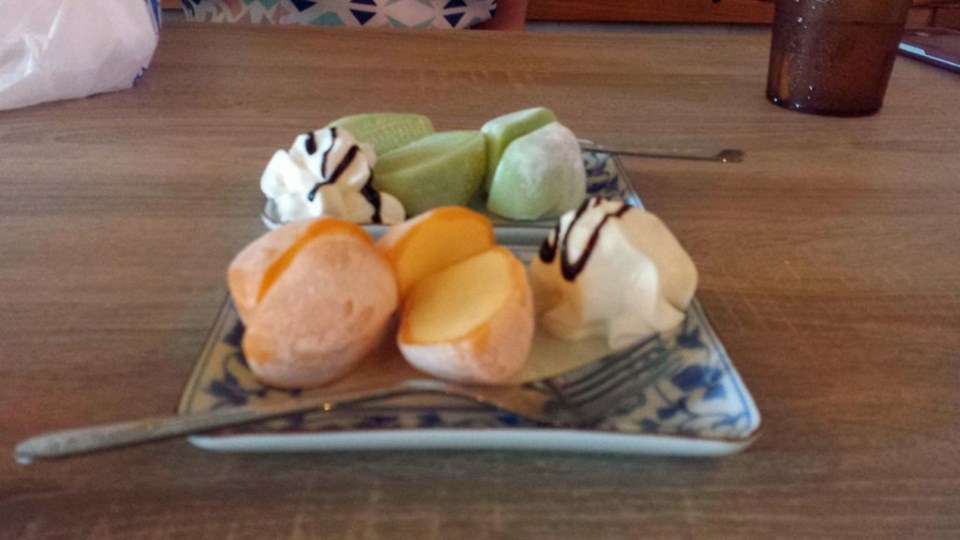 mochi-ice-cream-at-yatai-ramen