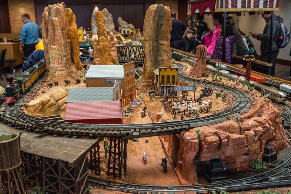 Plano Train Show, Plano Centre