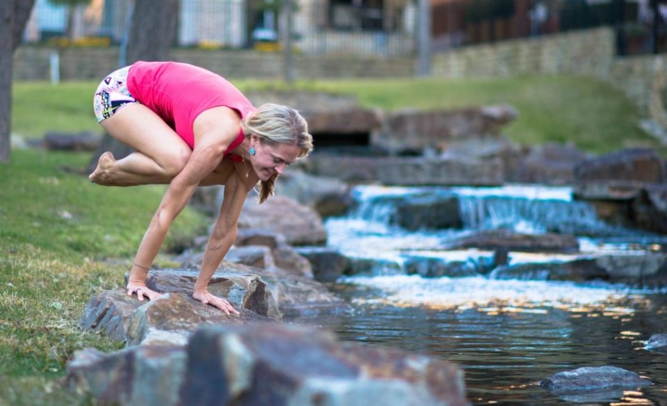 leslie storms yoga Plano