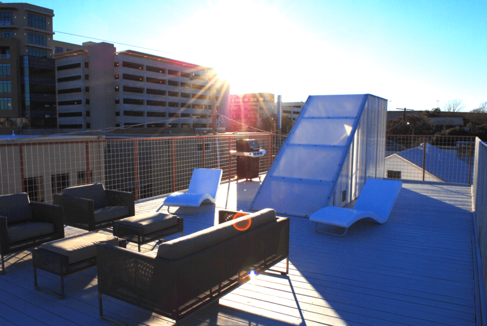 tiny-house-fort-worth-balcony