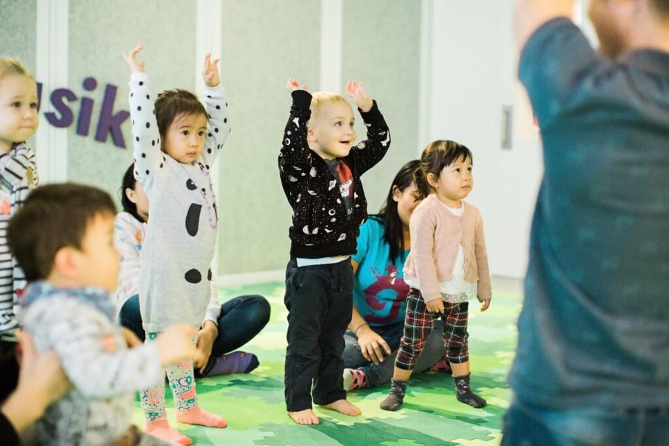 Kindermusik-HongKong-Crisel-YoungToddler-physical-movement-rhythm-5472&#215;3648-1024&#215;6831