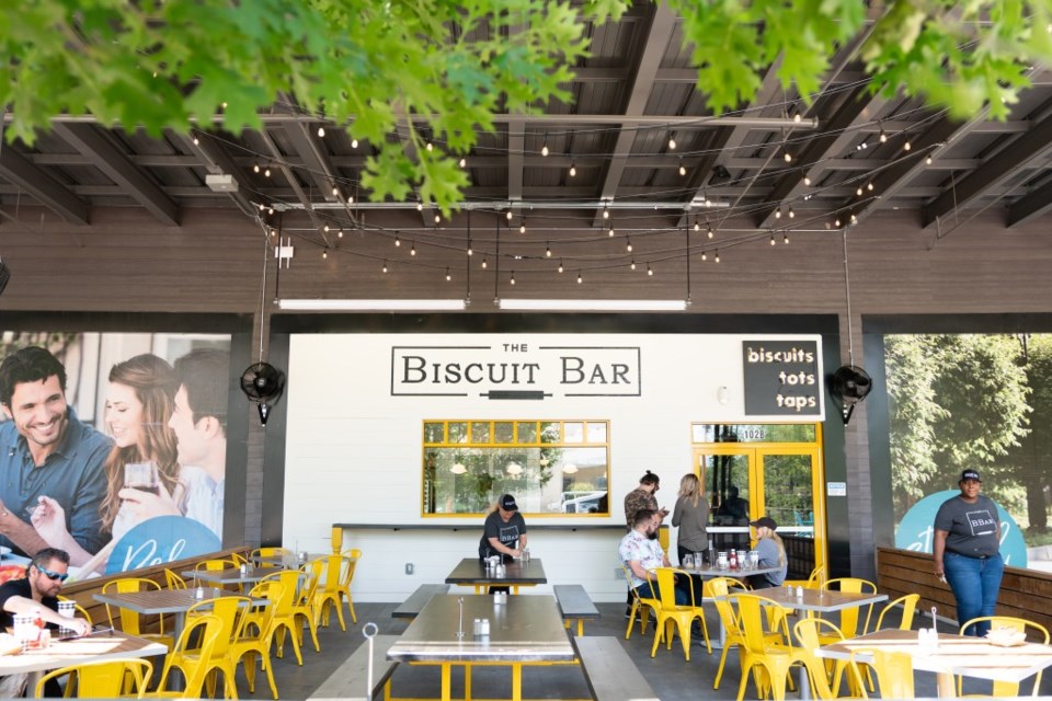 biscuit-bar-the-boardwalk-plano-granite-park